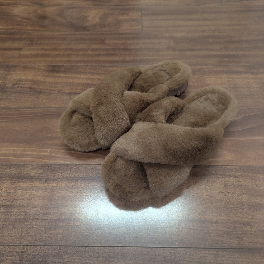 Cozy Brown Faux Fur Women's Slippers